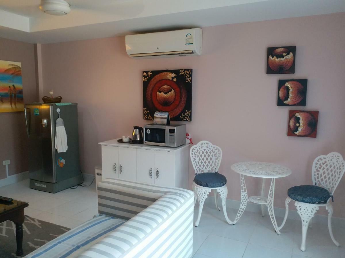 Residence Chez Nous Phuket Rawai Exterior foto
